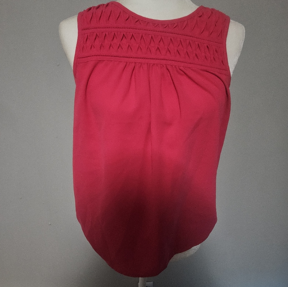 Elle sleeveless shirt